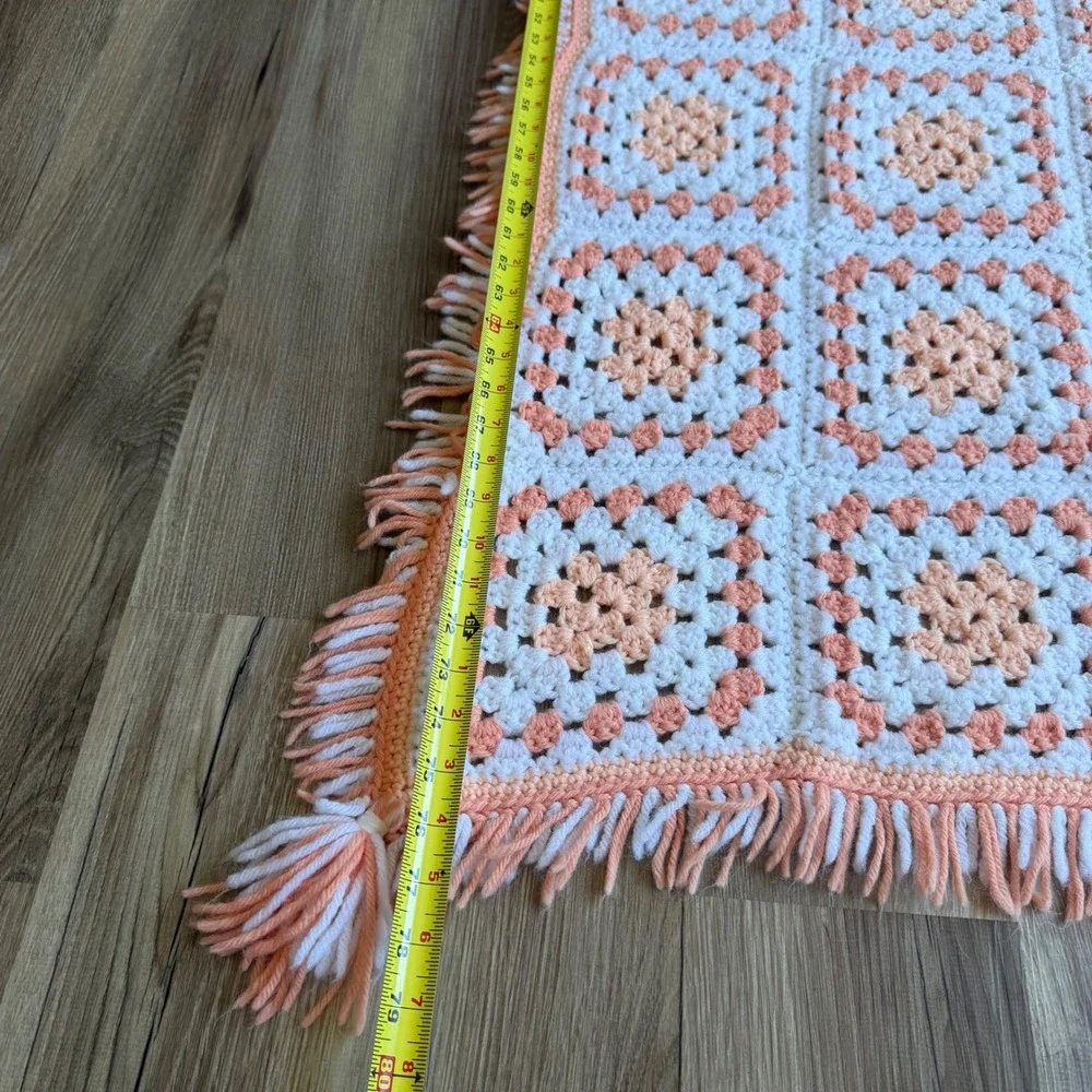 Vintage Handmade‎ Granny Square Crochet Blanket Peach White Fringe 77x77 Throw